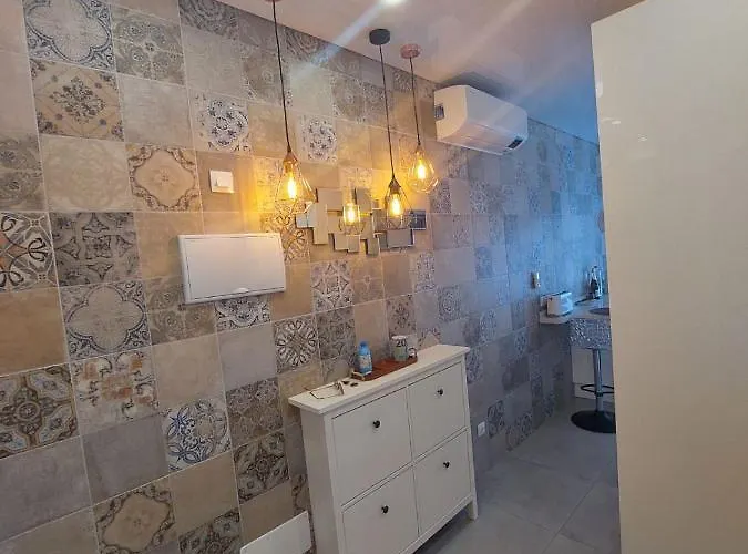 Orlando Luxury Адехе